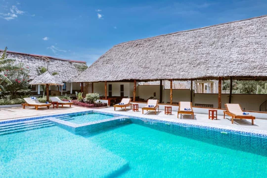 Farashuu Luna Hotel