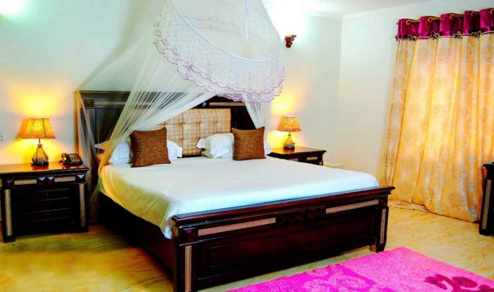 Summit Safari Lodge