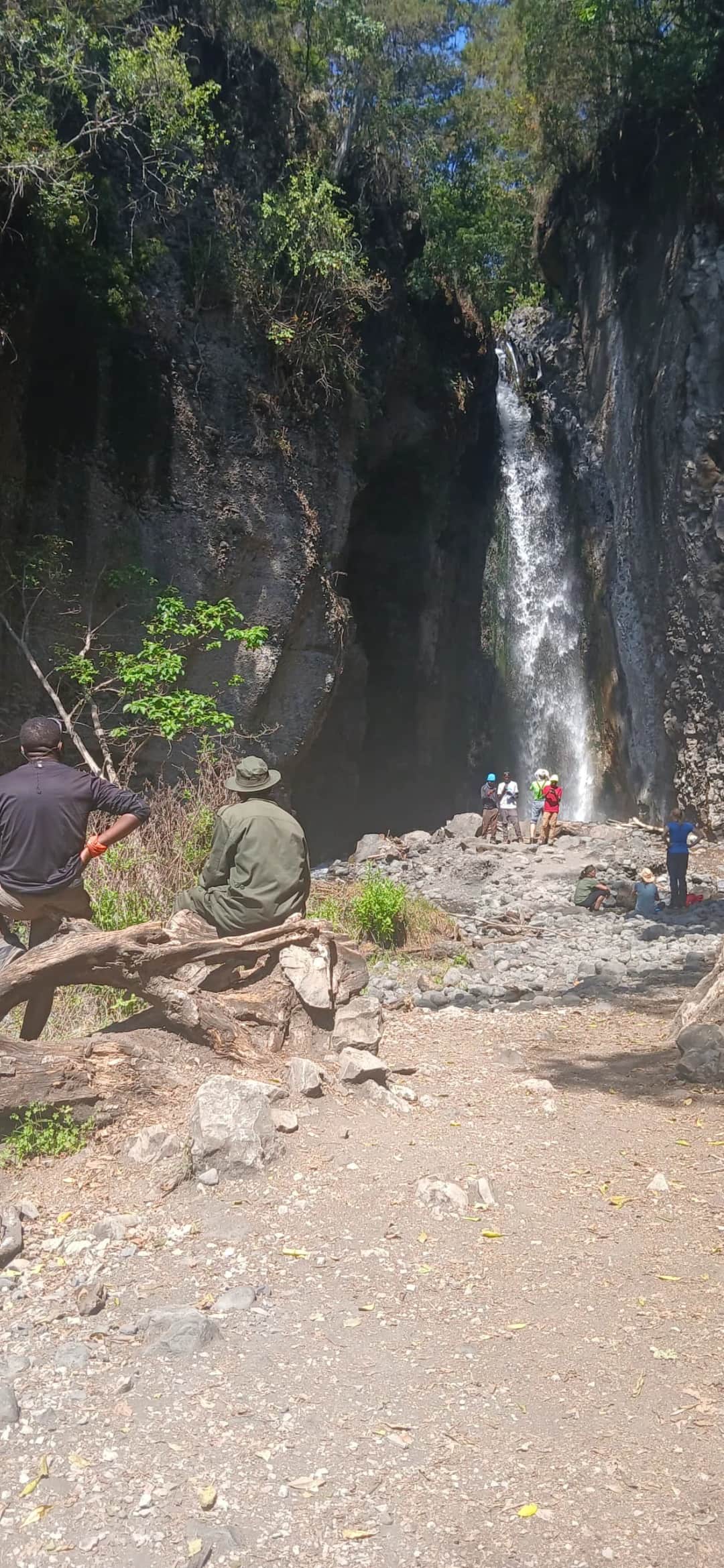 Saddle Hut – Miriakamba Hut – Momella Gate – Arusha