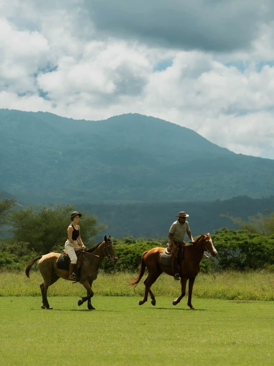 1-Day Scenic Horse Riding Day Tour photo 2