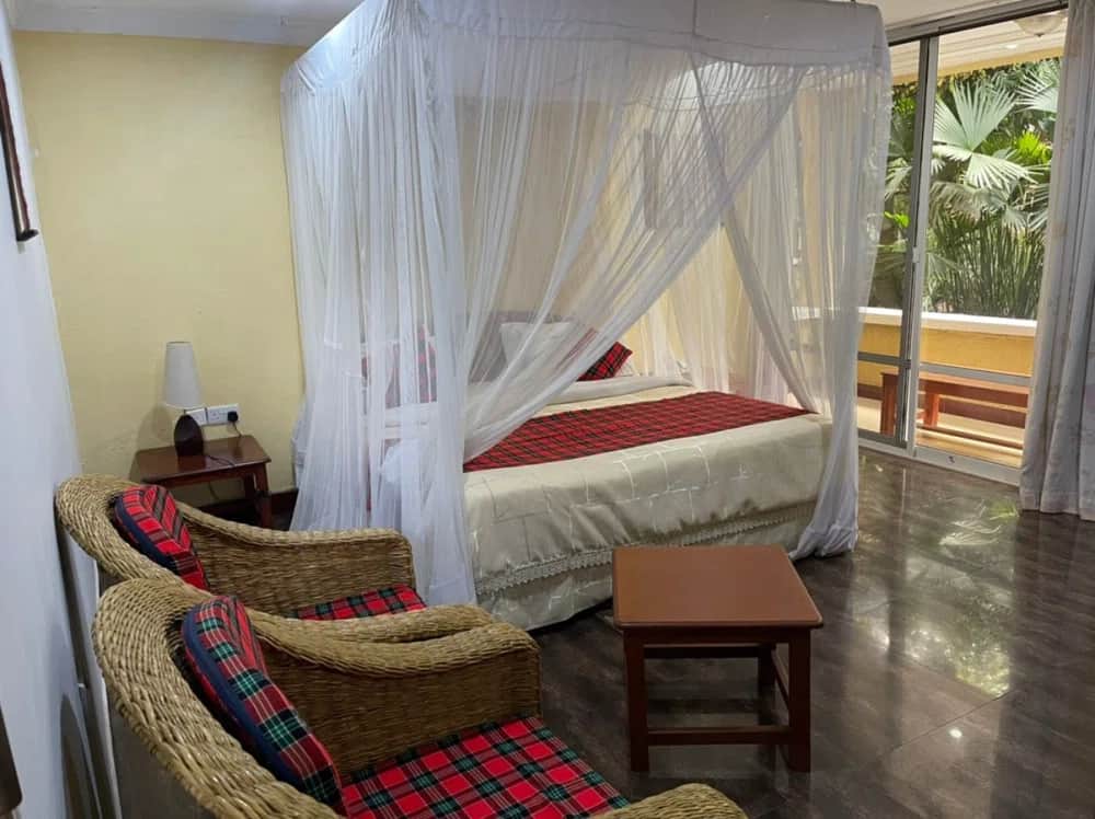6-Day Nairobi, Ngorongoro, Balloon & Zanzibar Flight photo 3